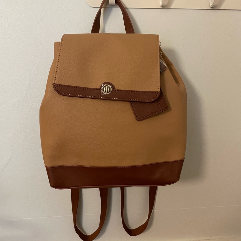 NWT Tommy Hilfiger tan flap backpack with pouch